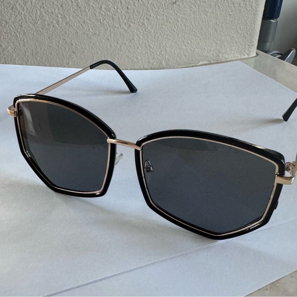 POLARIZED GOLD BLACK Sunglasses designer inspired